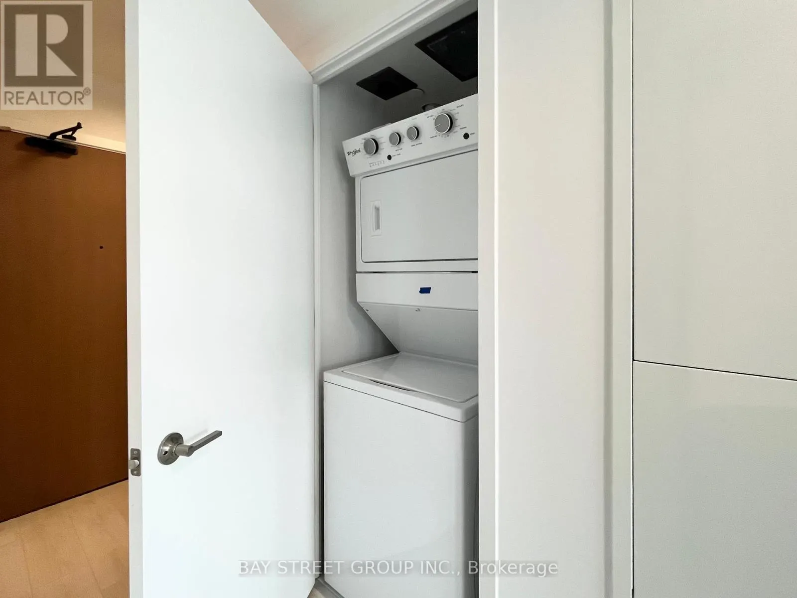 817 - 8 TIPPETT RD ROAD