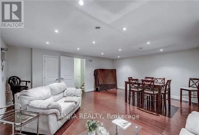 TH30 - 9 OAKBURN CRESCENT