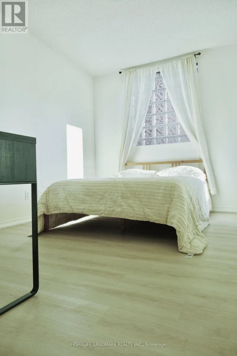 2205 - 750 BAY STREET