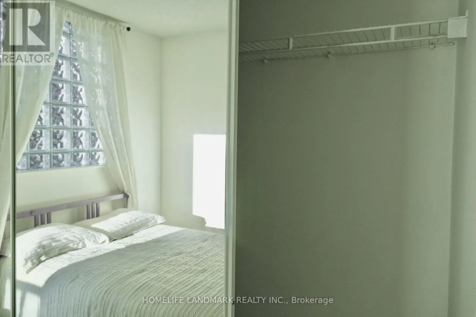 2205 - 750 BAY STREET