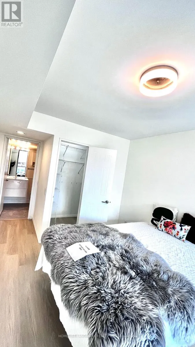 2205 - 750 BAY STREET