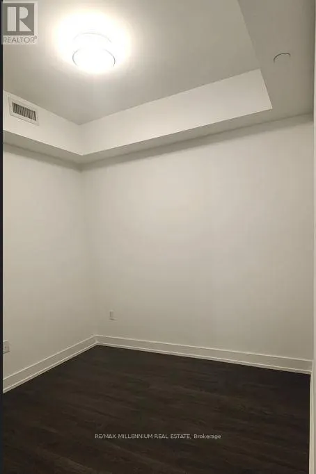 306 - 30 INN ON THE PARK DRIVE