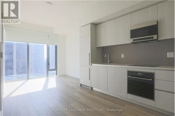 3804 - 8 CUMBERLAND STREET