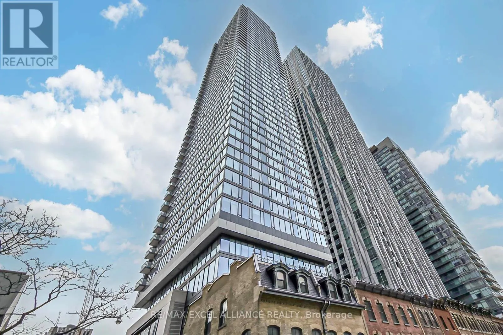 1002 - 8 CUMBERLAND STREET