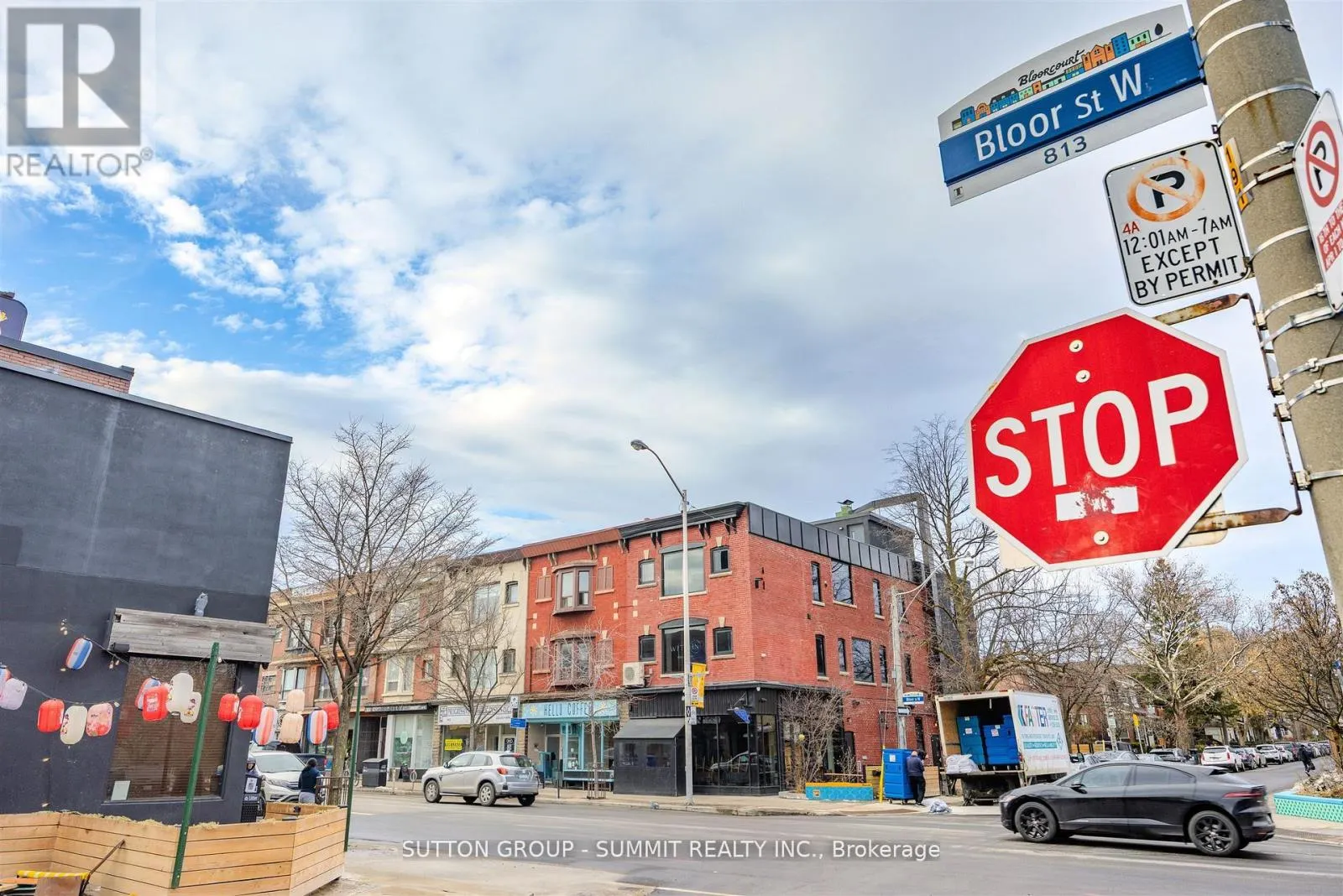 811 BLOOR STREET W