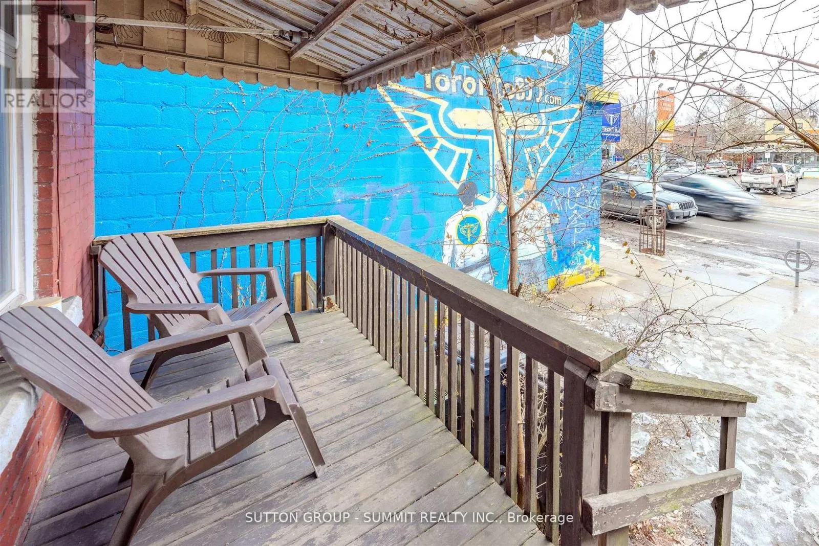 811 BLOOR STREET W