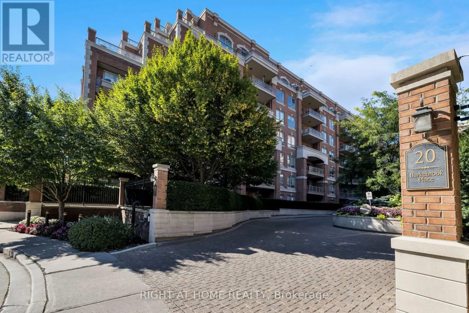 306 - 20 BURKEBROOK PLACE