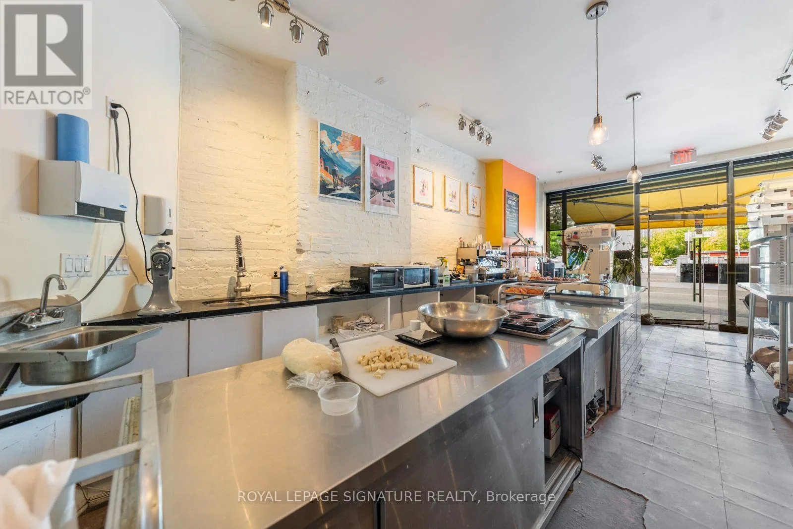 725 DOVERCOURT ROAD
