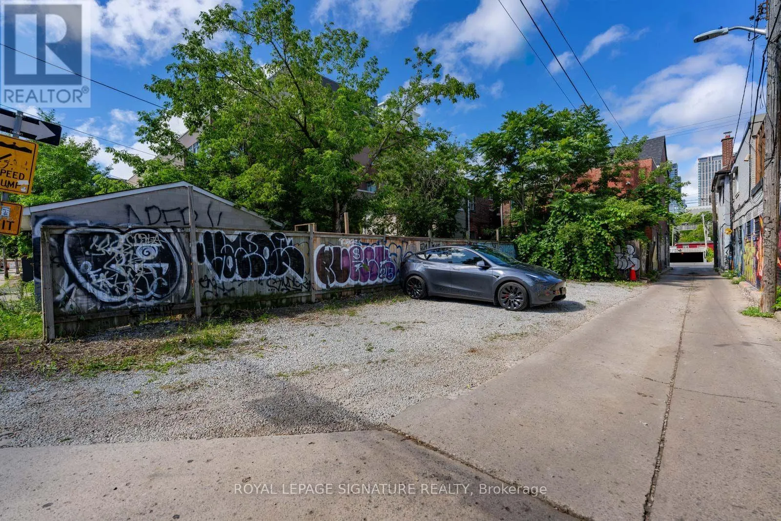 725 DOVERCOURT ROAD