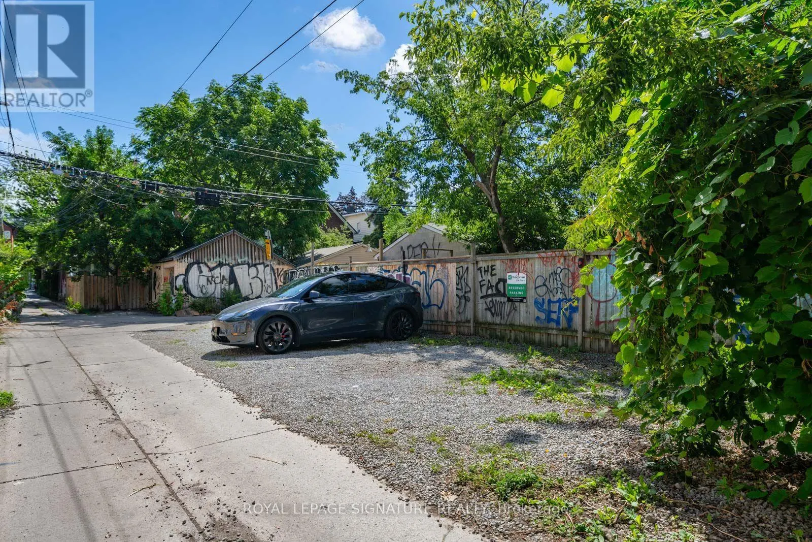 725 DOVERCOURT ROAD
