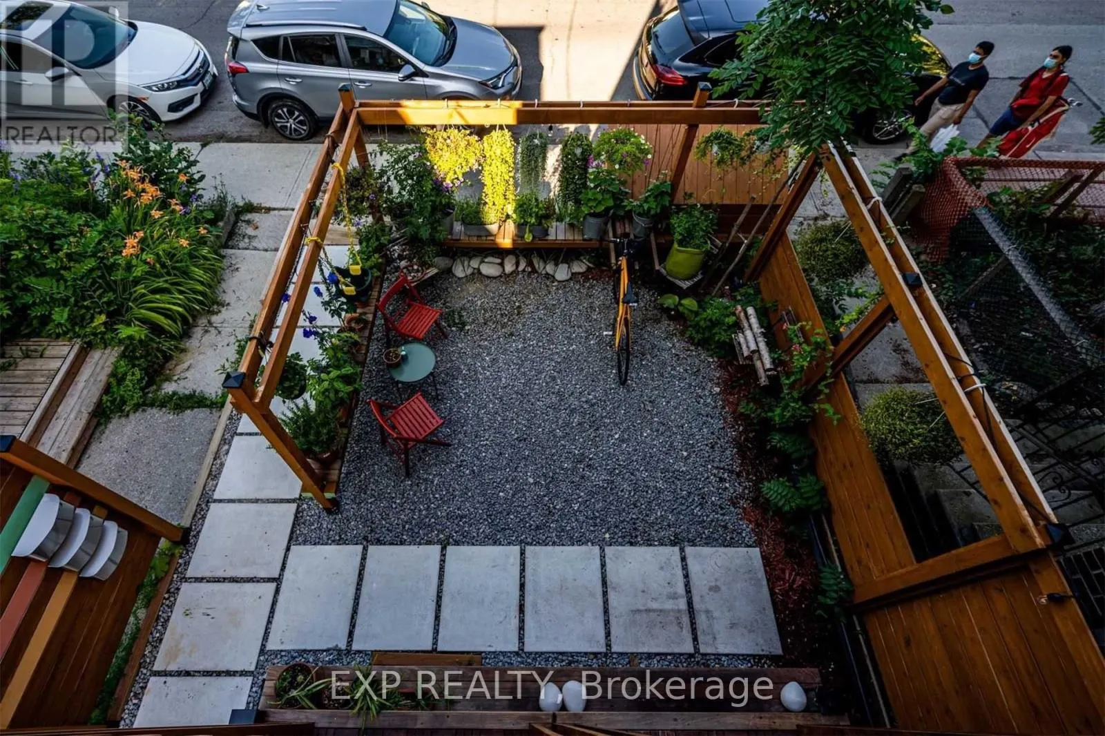 452 MONTROSE AVENUE