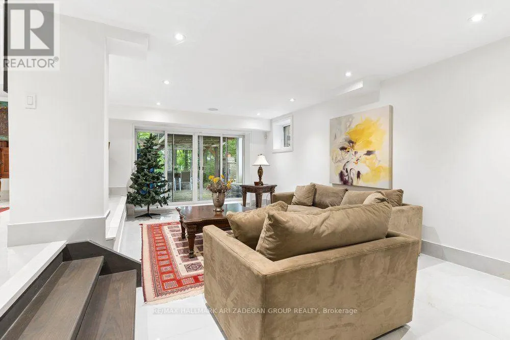 . - 150 SANDRINGHAM DRIVE