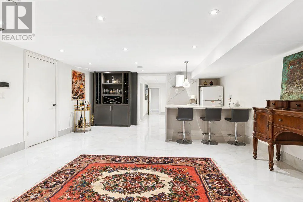 . - 150 SANDRINGHAM DRIVE