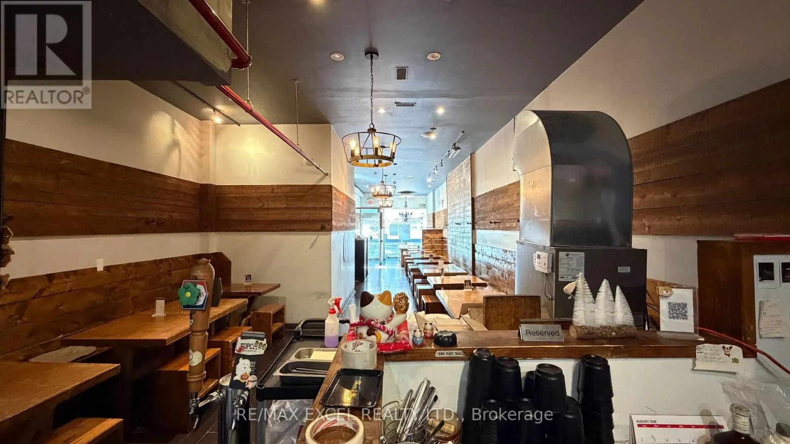 548 YONGE STREET