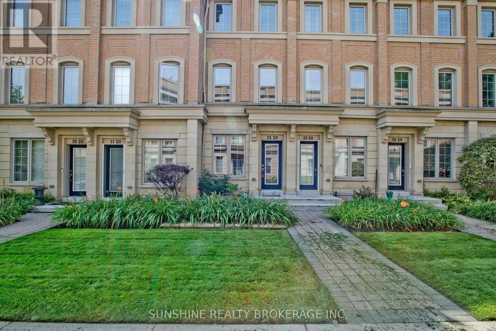 12 - 20 HARGRAVE LANE