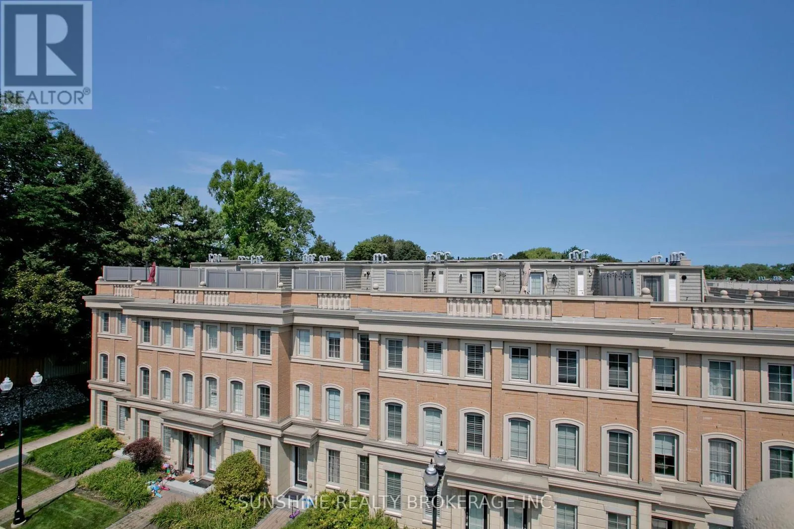 12 - 20 HARGRAVE LANE