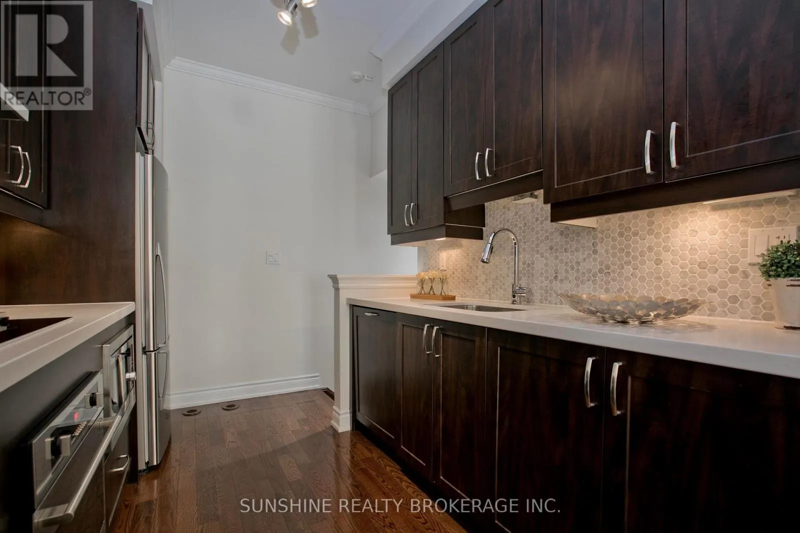 12 - 20 HARGRAVE LANE