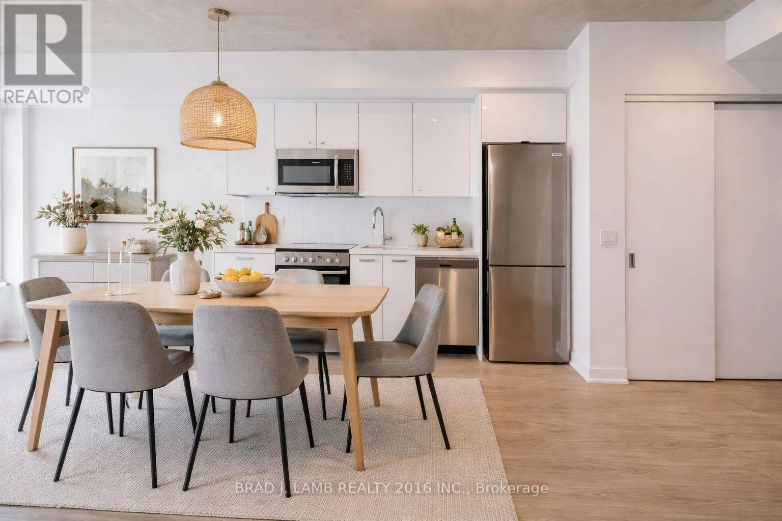 503 - 284 KING STREET E