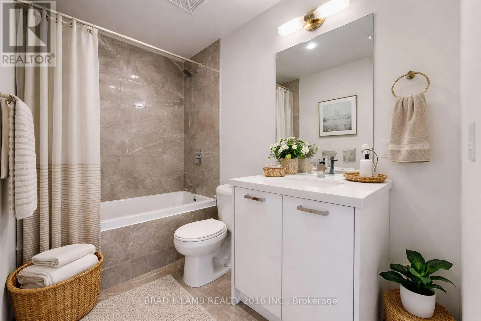 503 - 284 KING STREET E