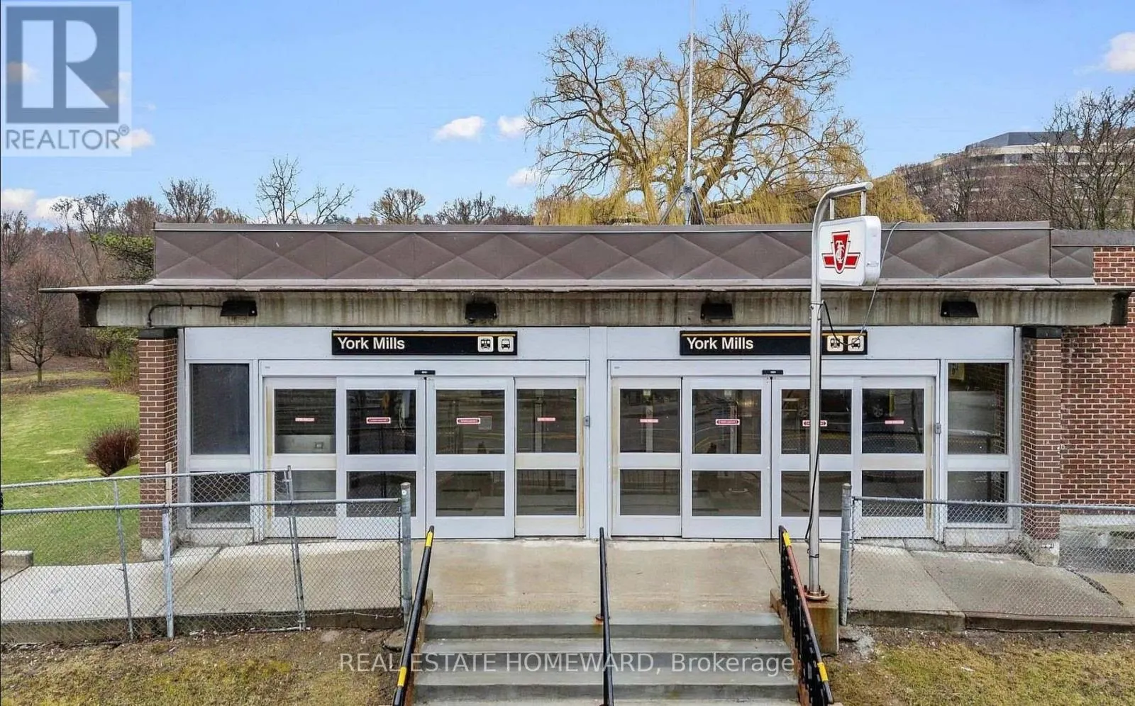 206 - 10 OLD YORK MILLS ROAD