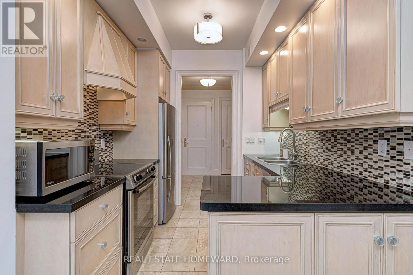 206 - 10 OLD YORK MILLS ROAD