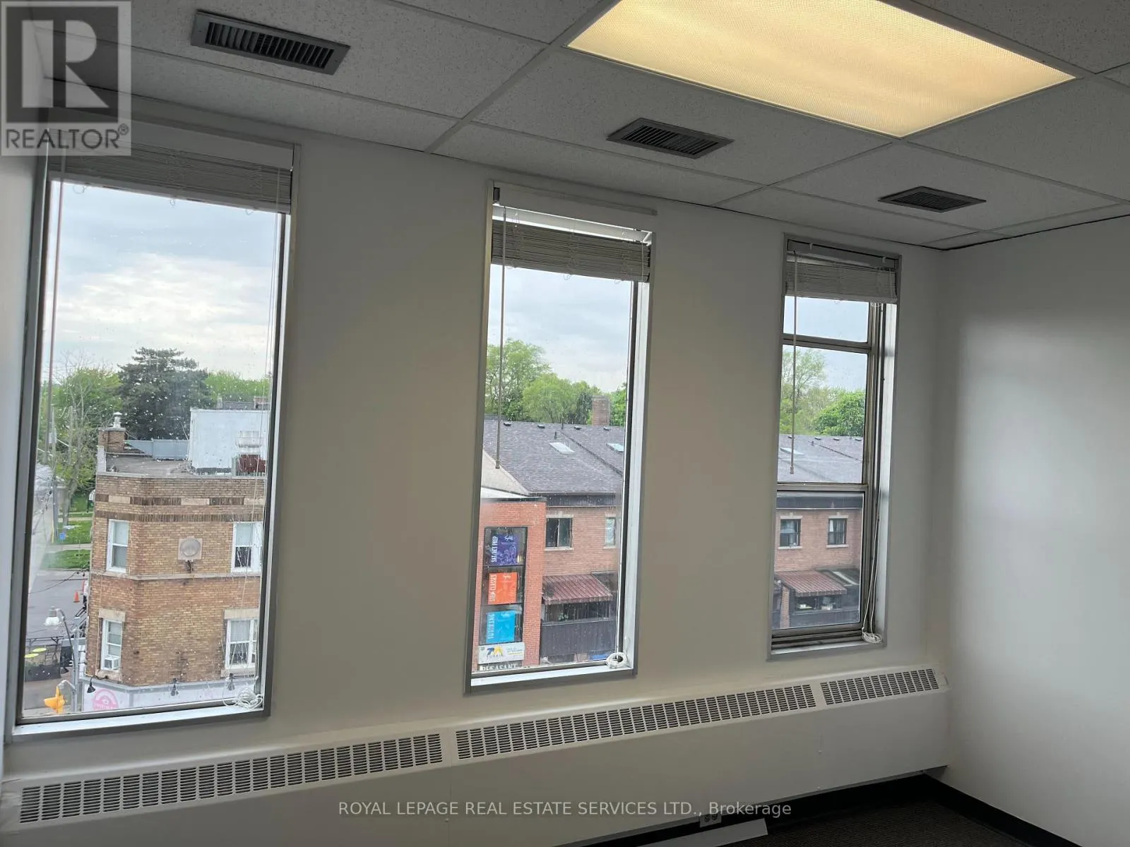 401 - 3335 YONGE STREET