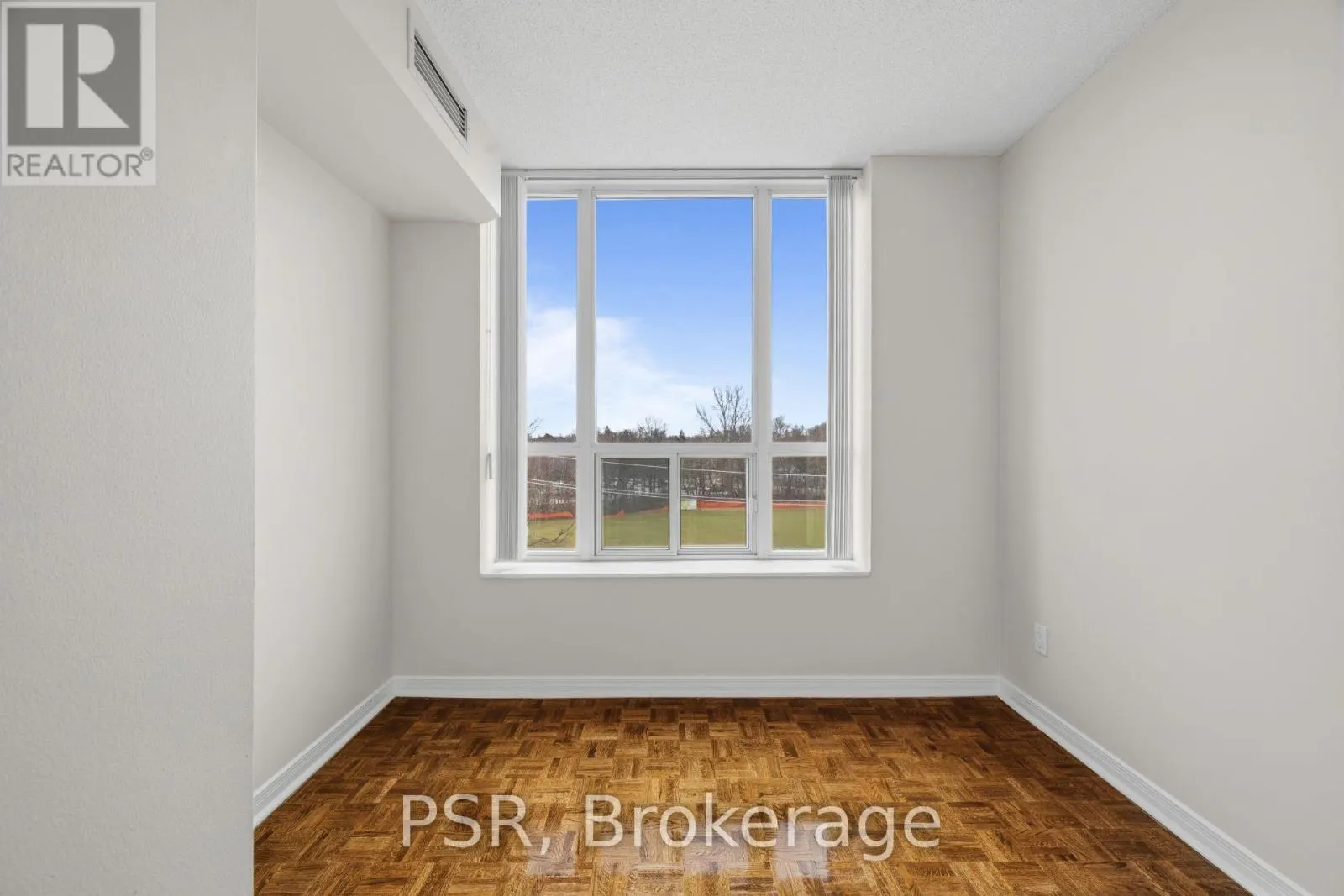 302 - 515 ROSEWELL AVENUE