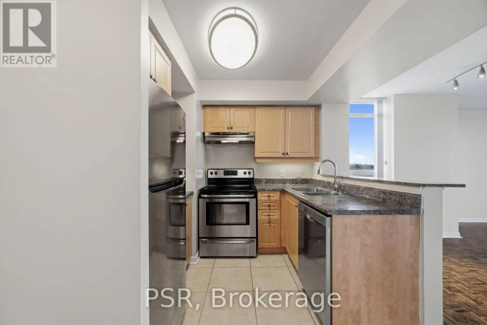 302 - 515 ROSEWELL AVENUE