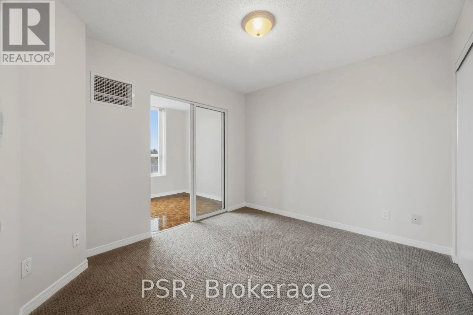 302 - 515 ROSEWELL AVENUE