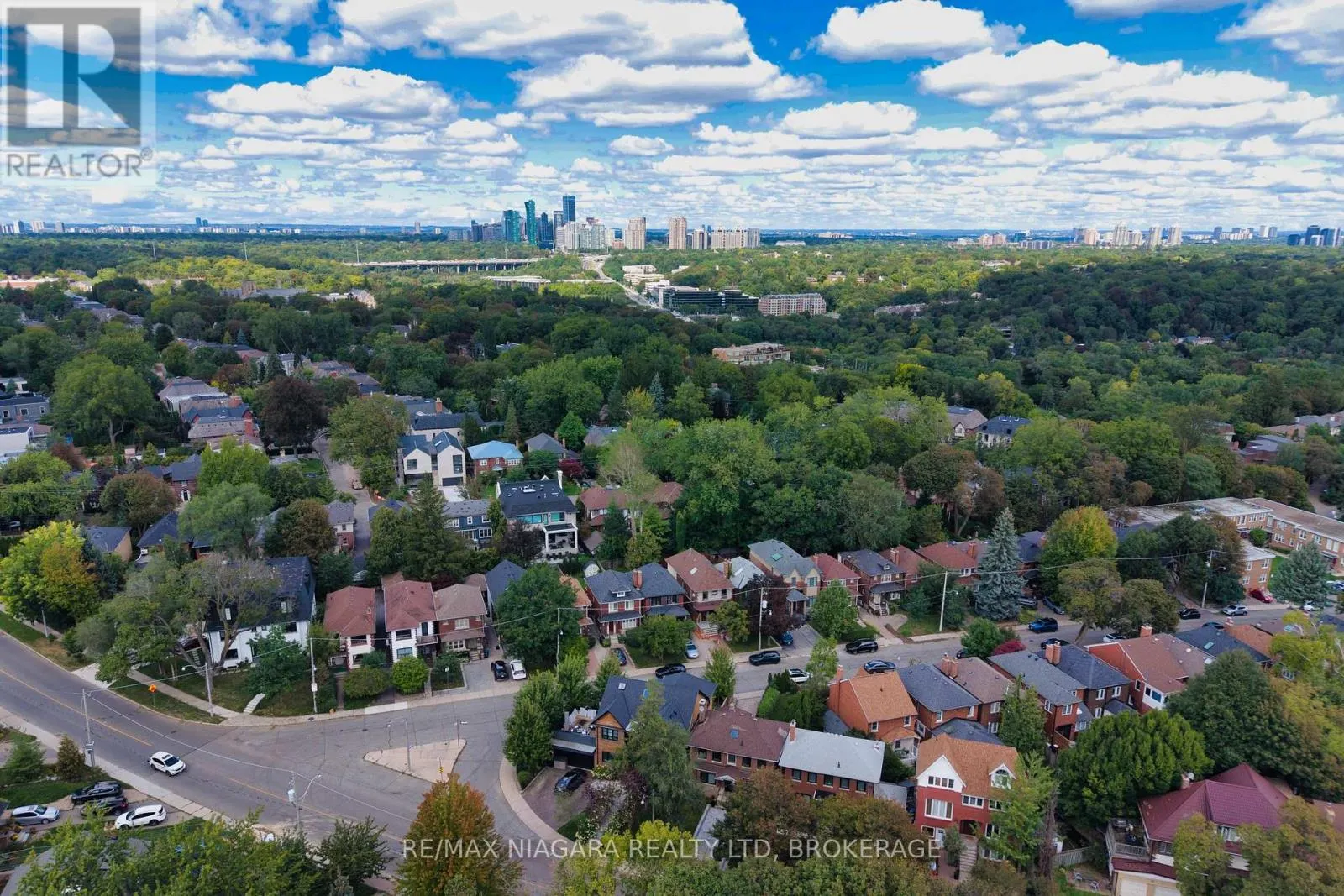 38 YONGE BOULEVARD