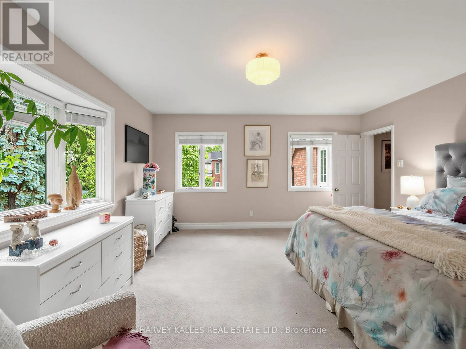 287 ST. LEONARD'S AVENUE