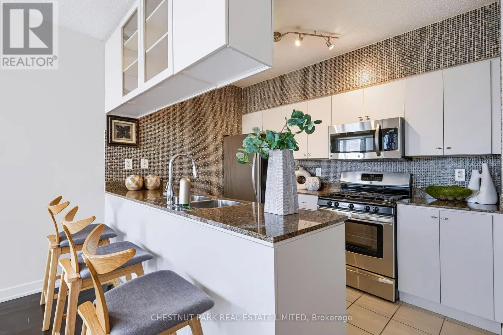 1209 - 35 MARINER TERRACE