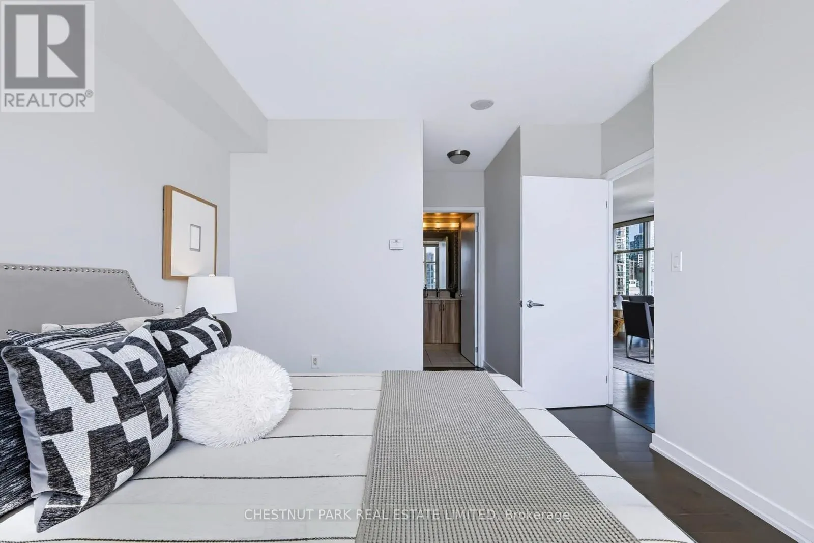 1209 - 35 MARINER TERRACE