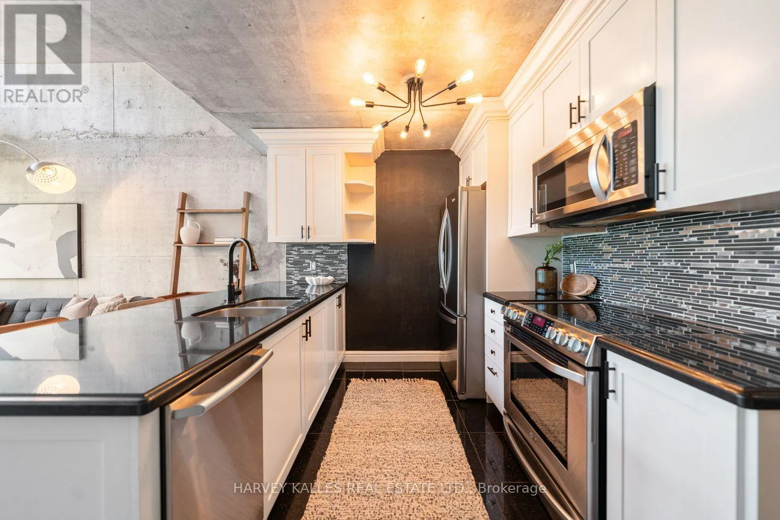 507 - 954 KING STREET W