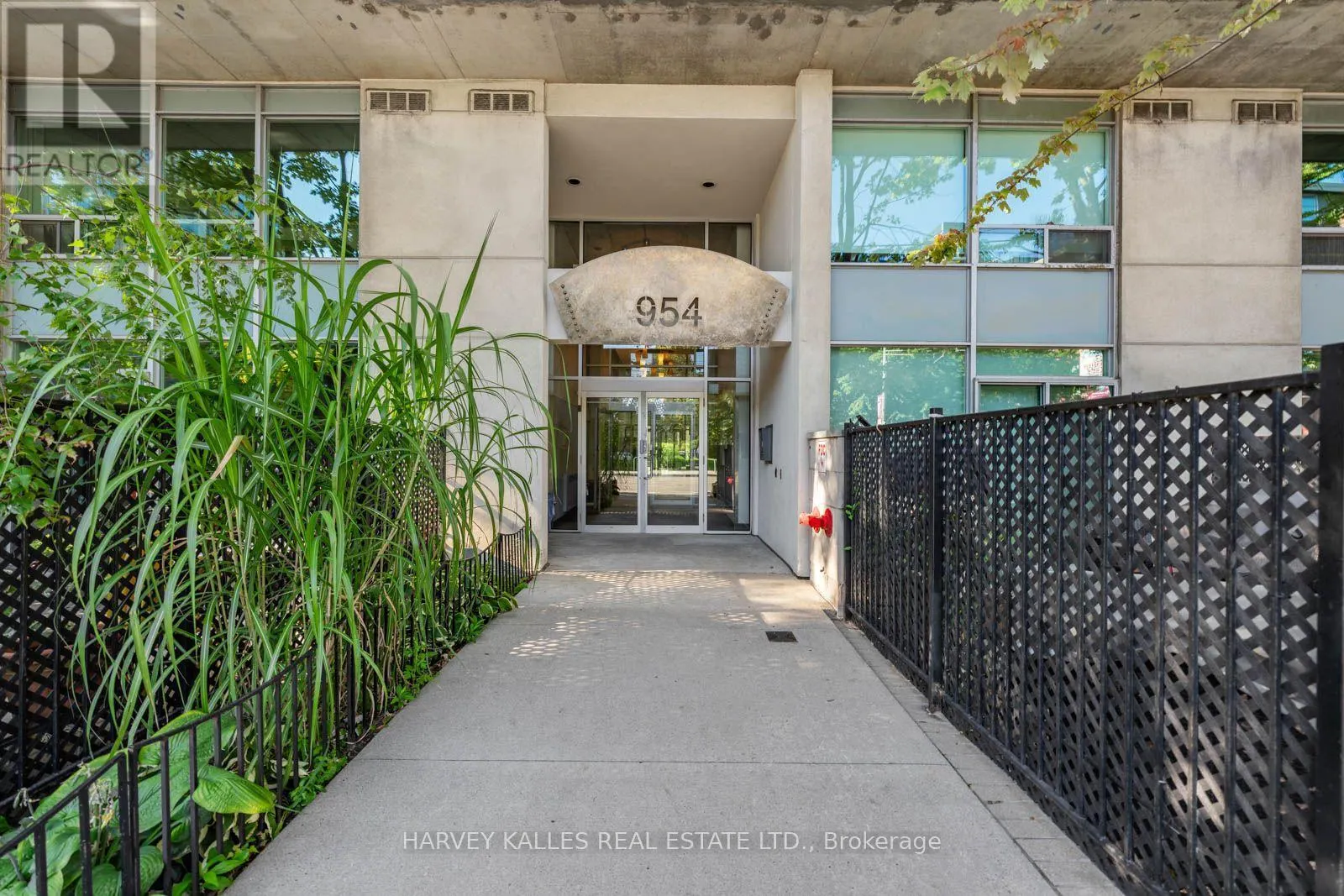 507 - 954 KING STREET W
