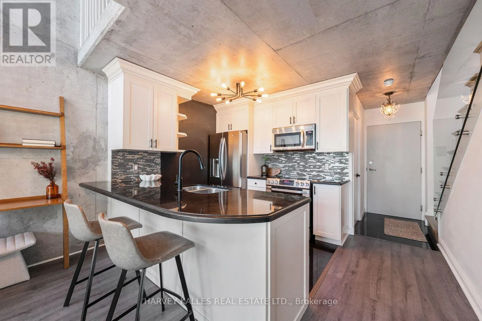 507 - 954 KING STREET W