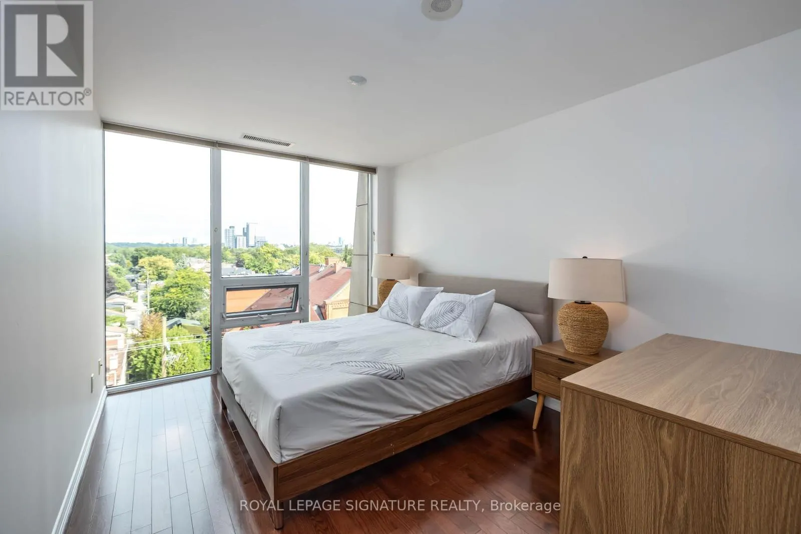 PH07 - 308 PALMERSTON AVENUE