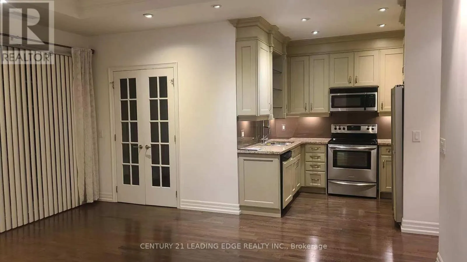 612 - 21 BURKEBROOK PLACE