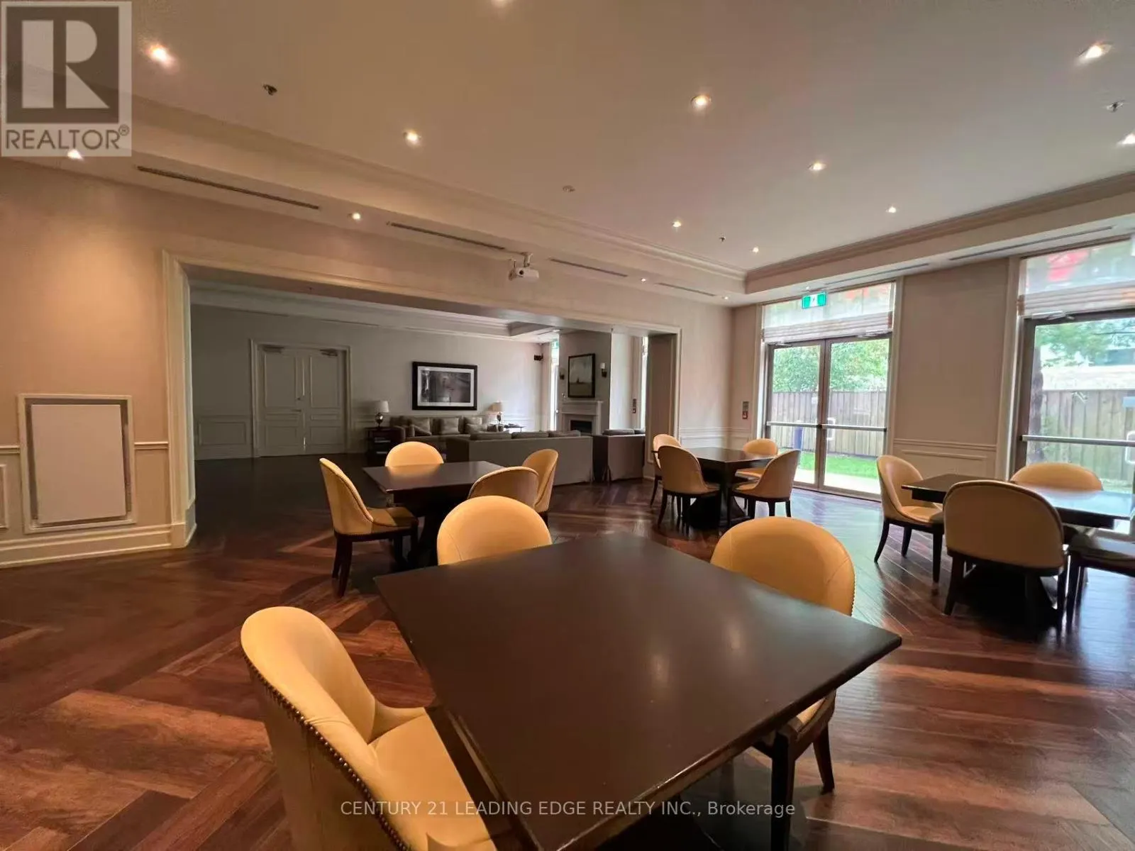 612 - 21 BURKEBROOK PLACE