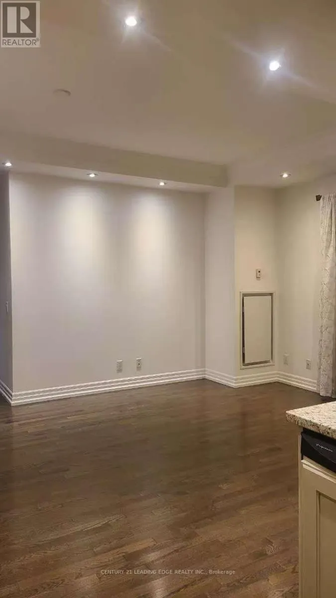 612 - 21 BURKEBROOK PLACE
