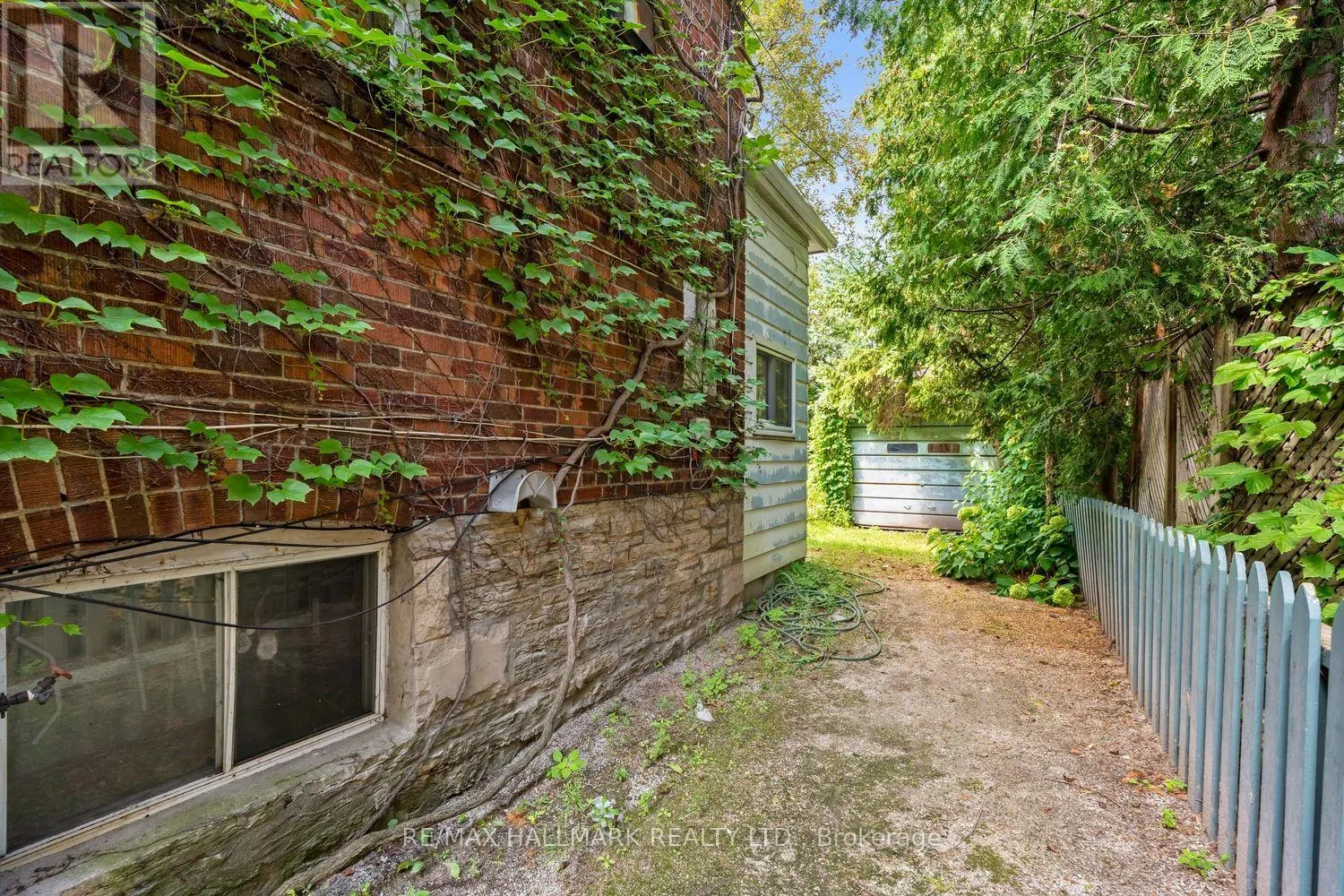 48 CHATSWORTH DRIVE