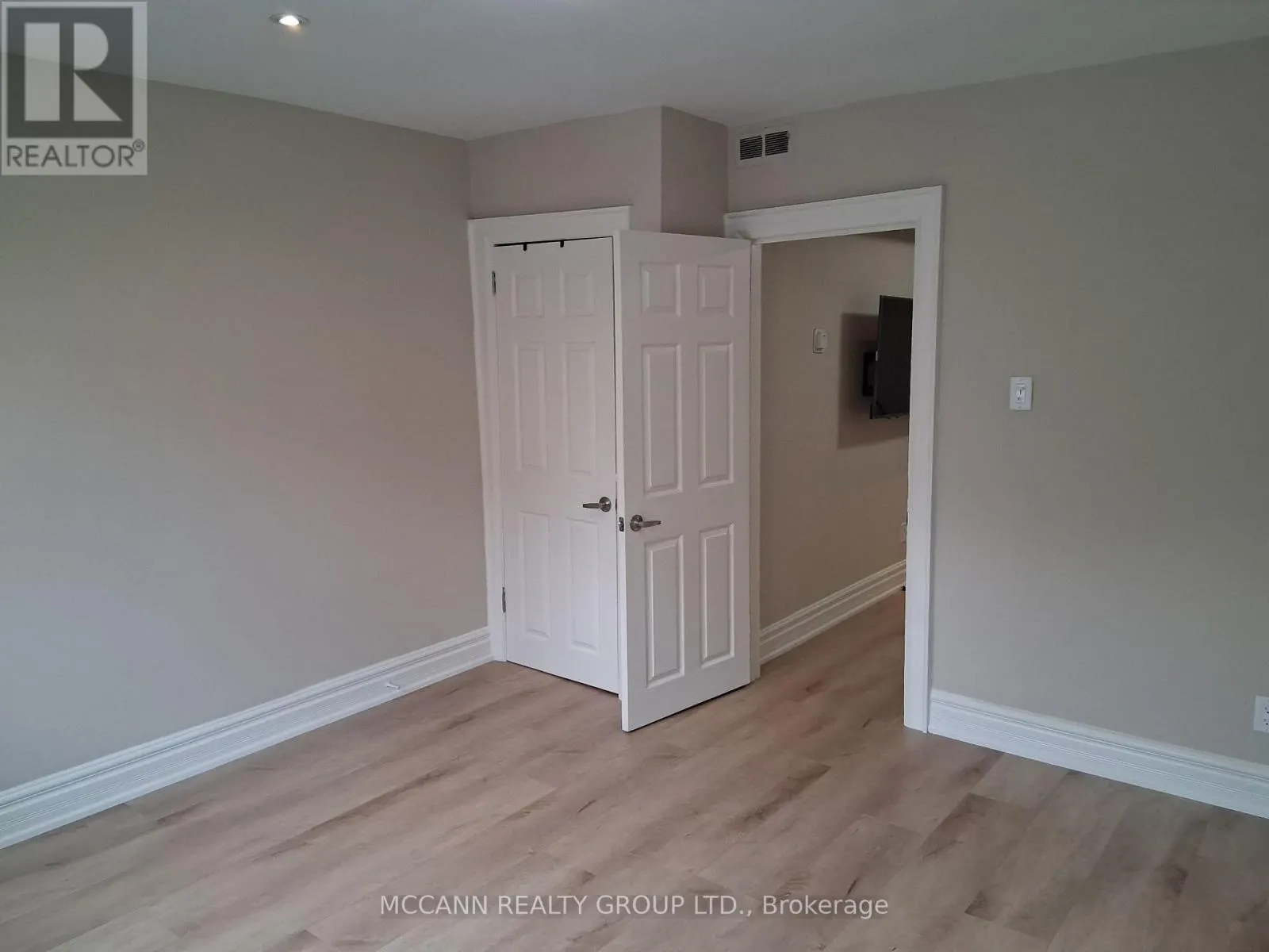 201 - 3313 YONGE STREET