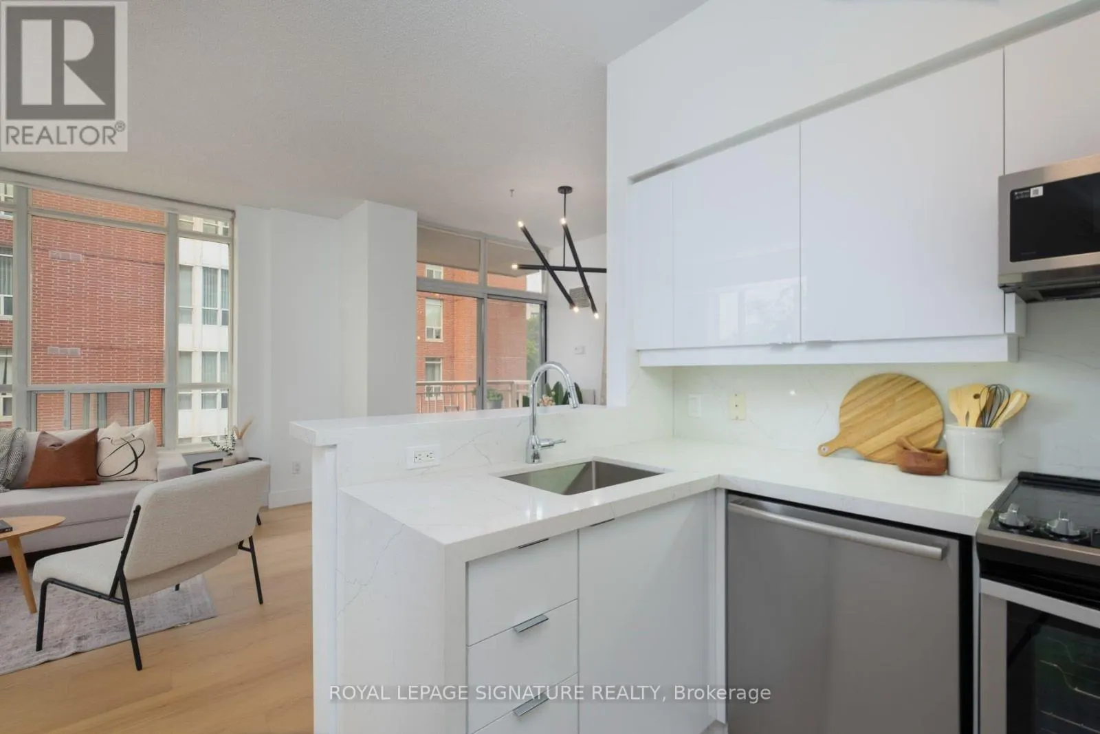 308 - 485 ROSEWELL AVENUE