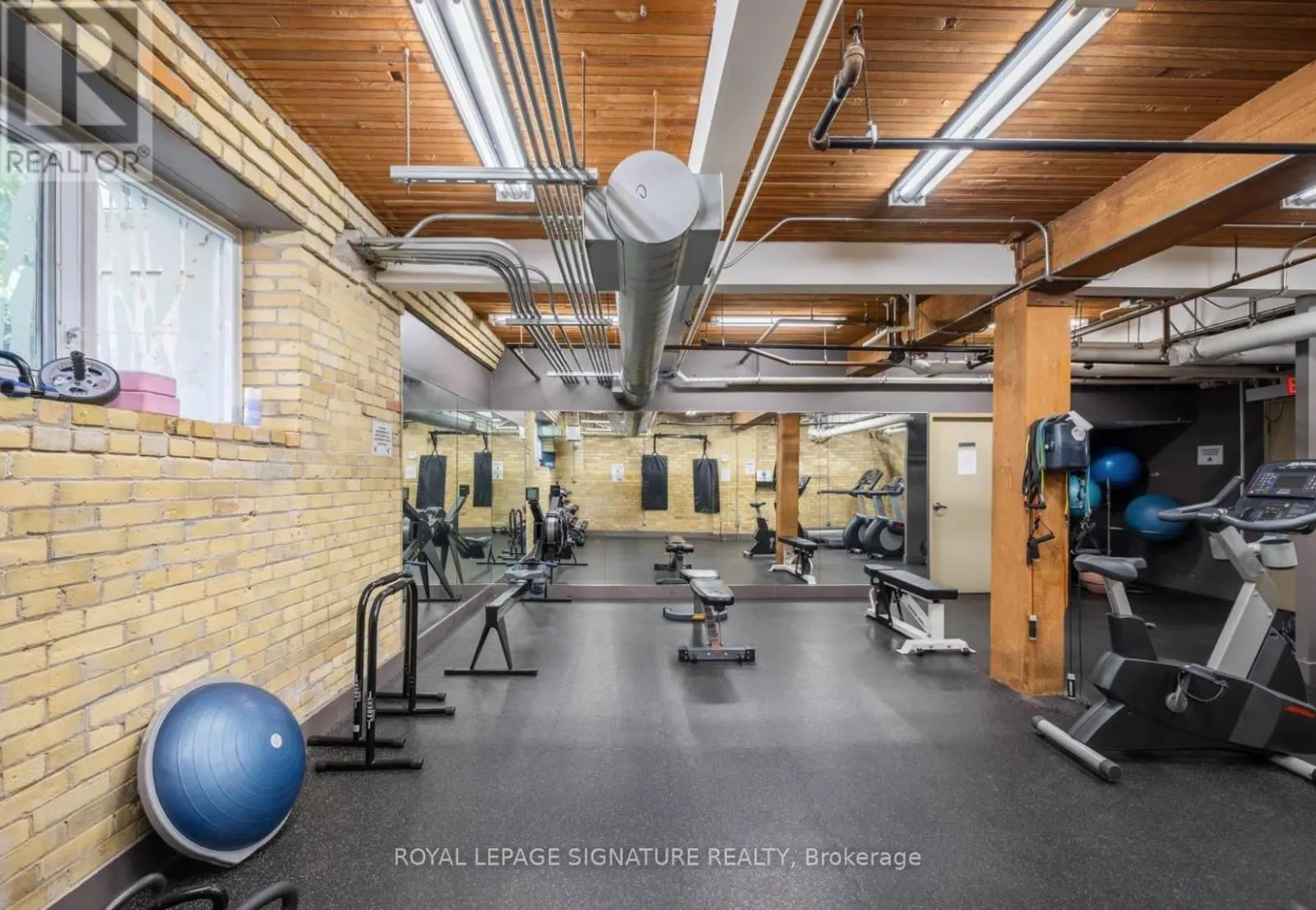 316 - 955 QUEEN STREET W