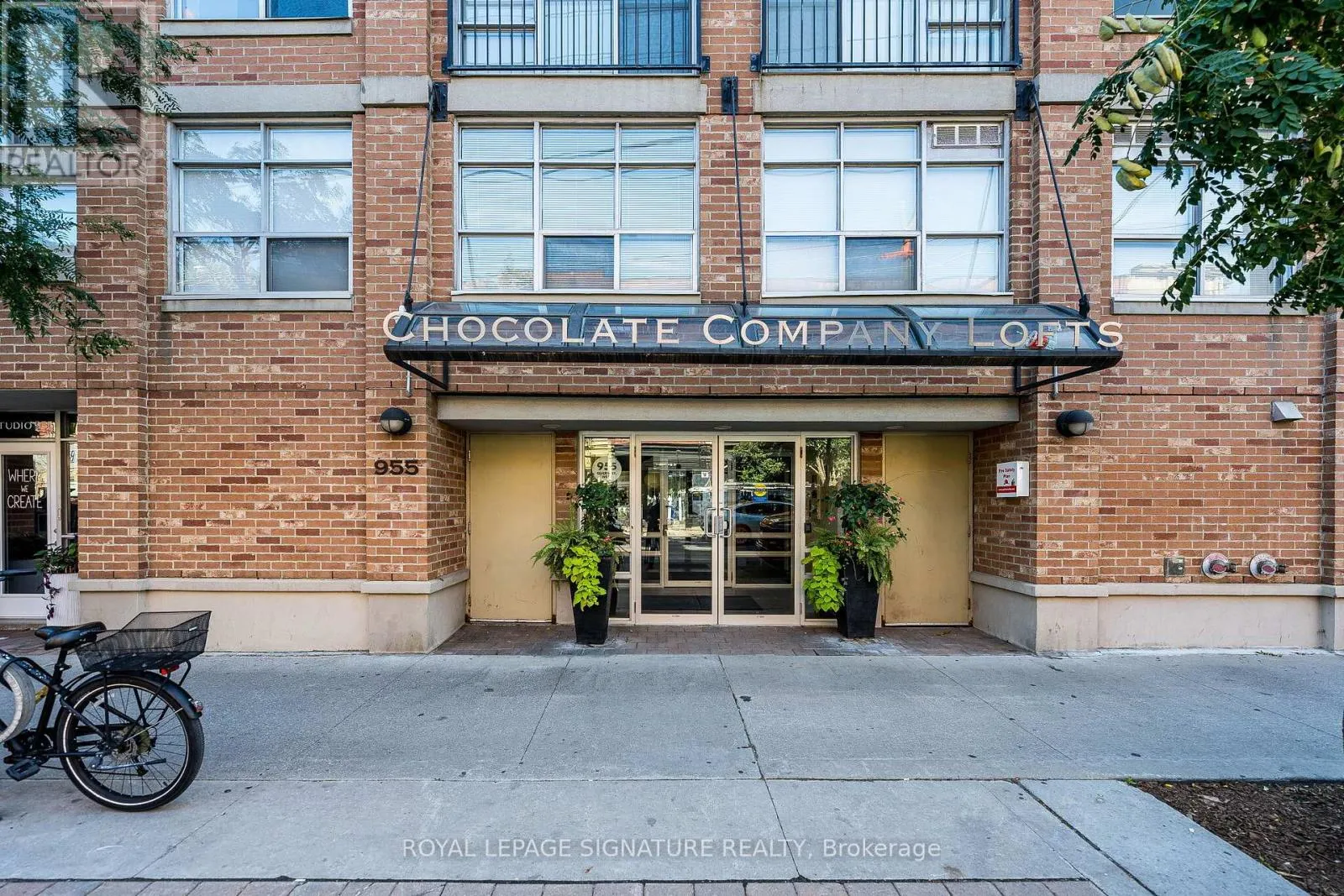 316 - 955 QUEEN STREET W