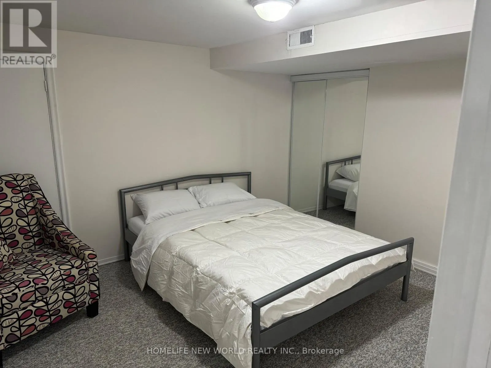 374 HORSHAM AVENUE