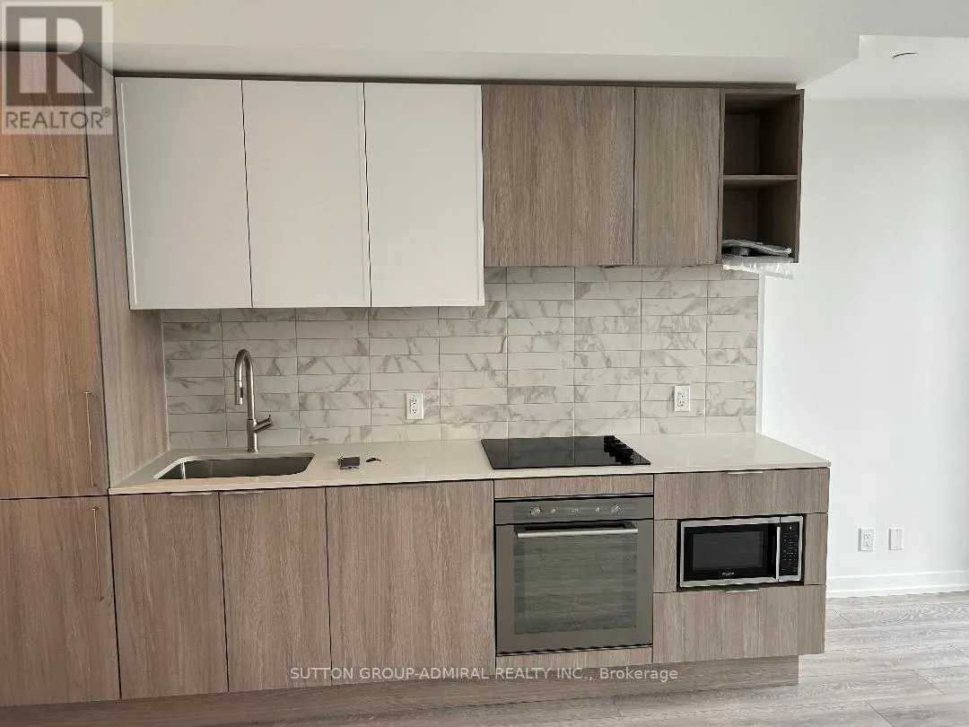 917 - 2020 BATHURST STREET
