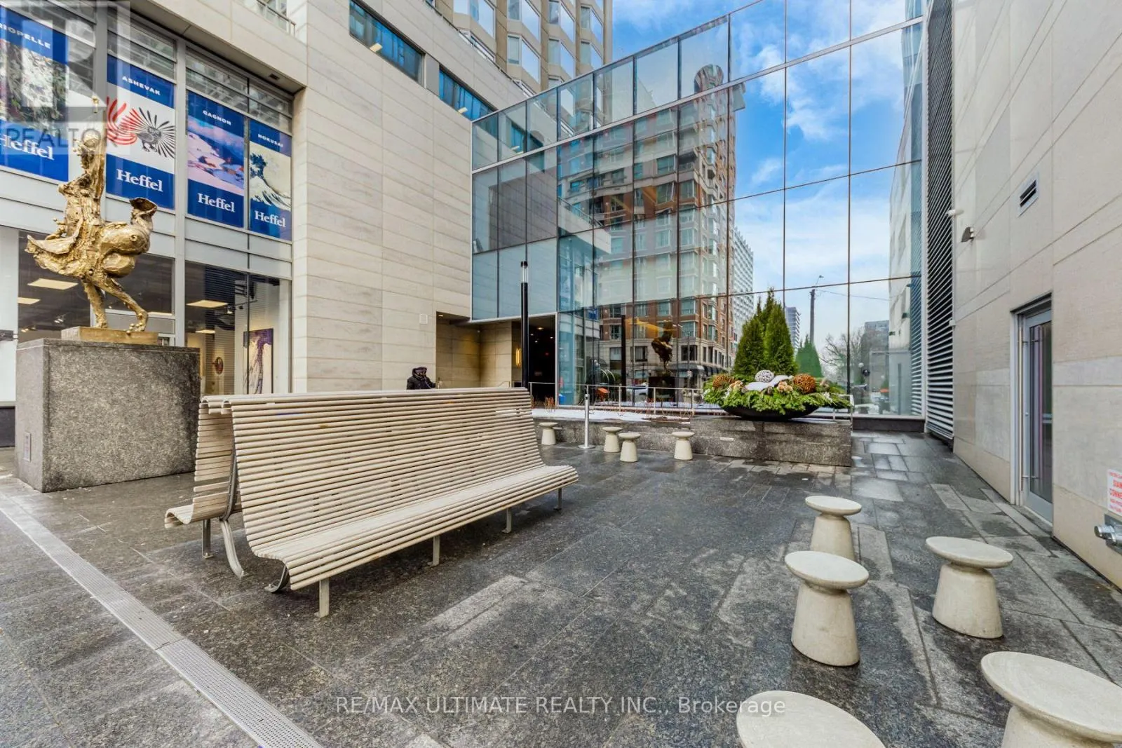 1607 - 155 YORKVILLE AVENUE