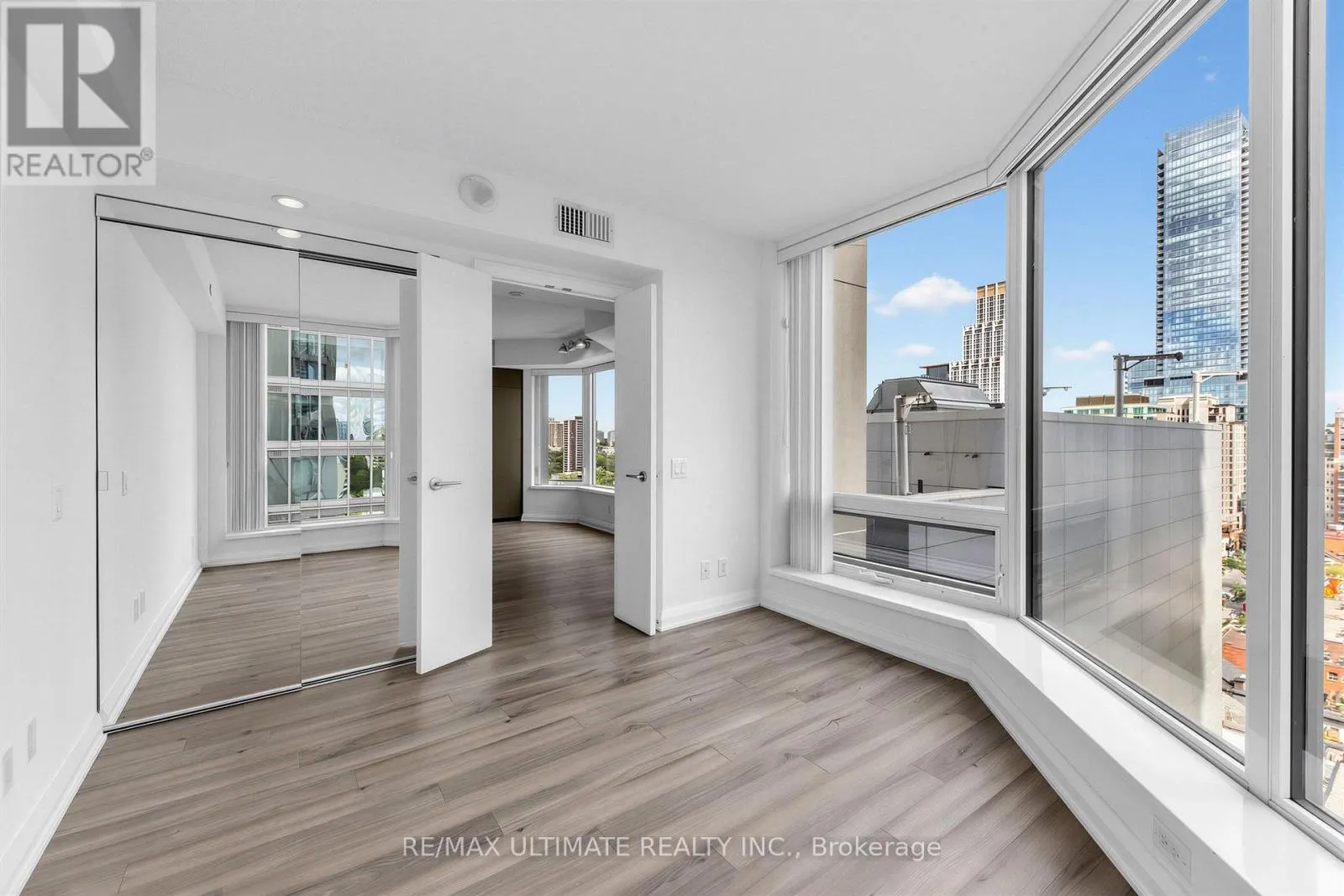 1607 - 155 YORKVILLE AVENUE
