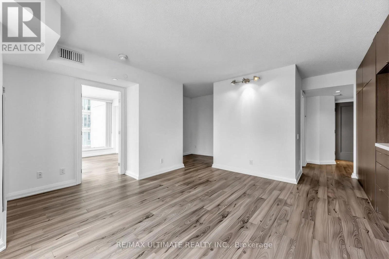 1607 - 155 YORKVILLE AVENUE